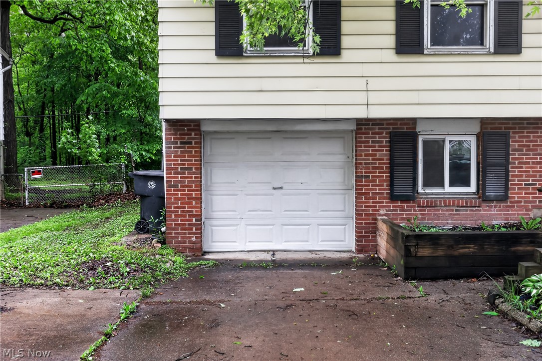 2964 Williamsburg Street NW Warren OH 44485
