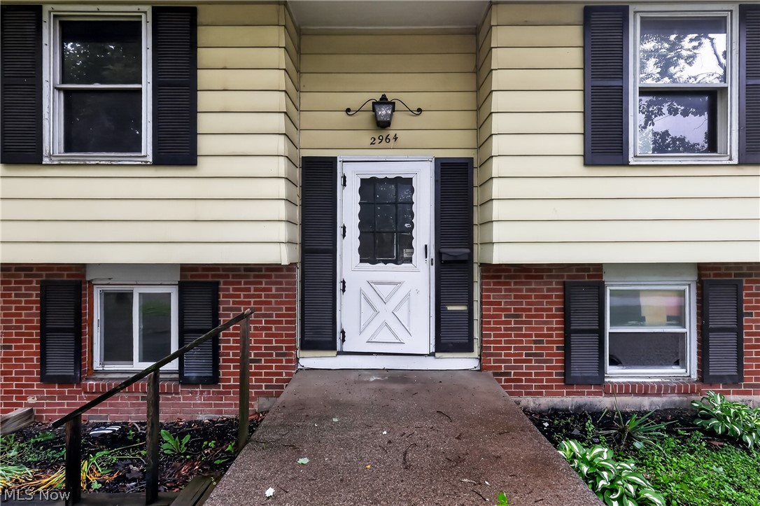 2964 Williamsburg Street NW Warren OH 44485
