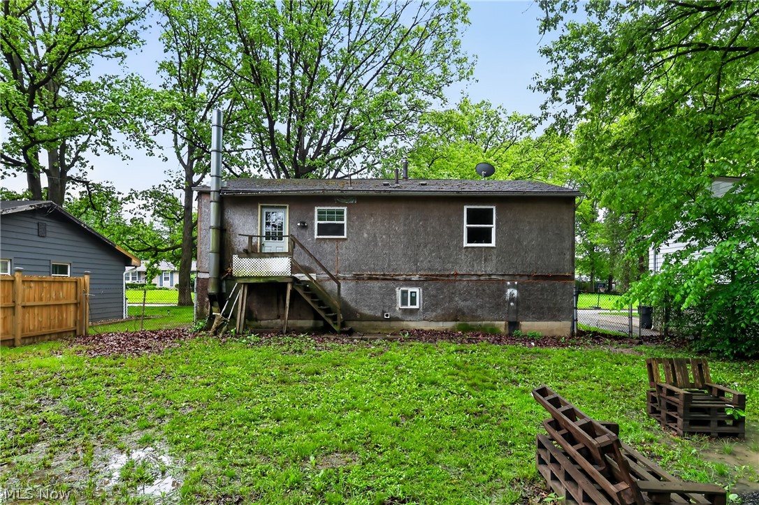 2964 Williamsburg Street NW Warren OH 44485