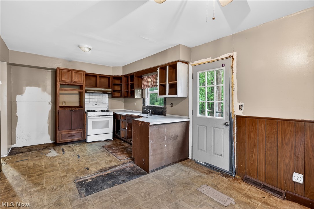 2964 Williamsburg Street NW Warren OH 44485
