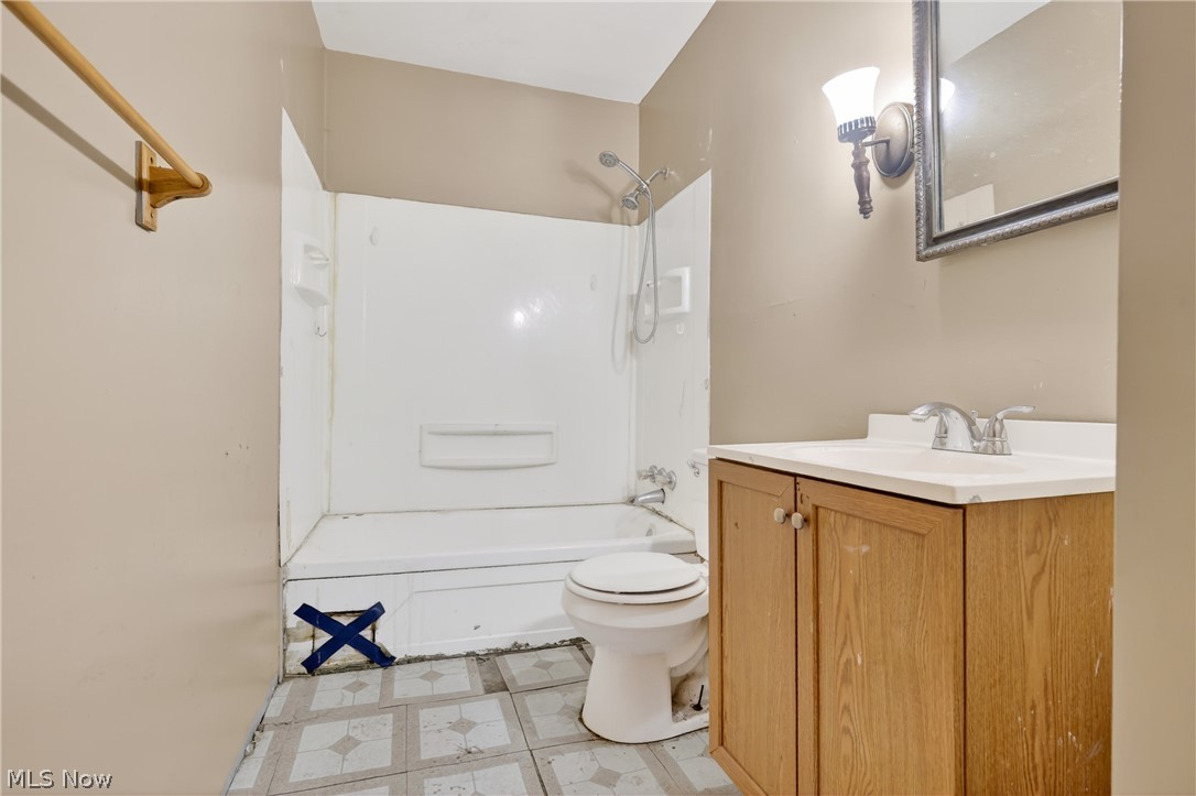 2964 Williamsburg Street NW Warren OH 44485