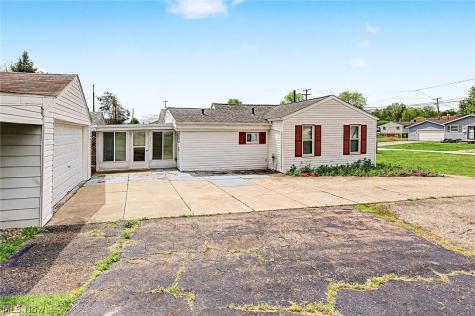 671 Stevenson Avenue Akron OH 44312