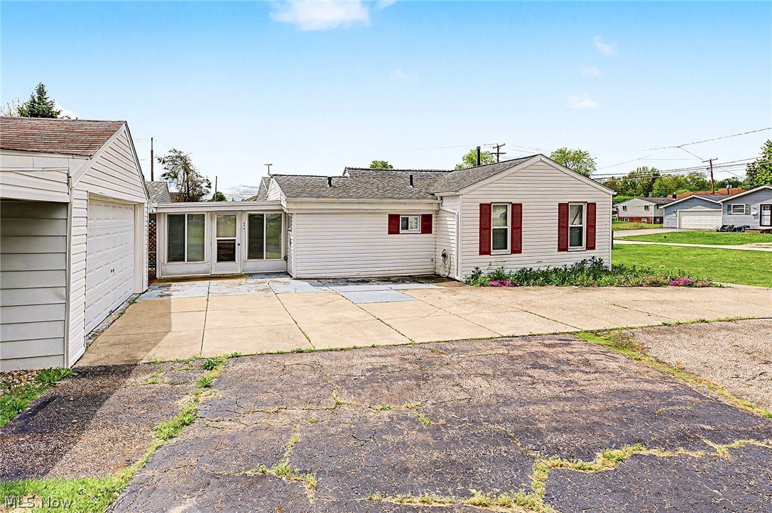 671 Stevenson Avenue Akron OH 44312