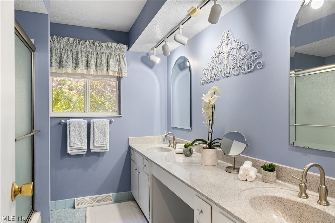 18204 Winchester Court Strongsville OH 44136