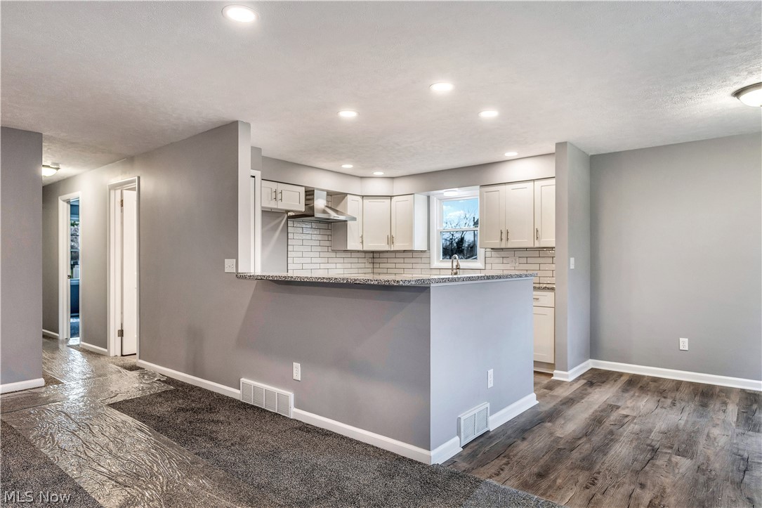6518 Lorraine Avenue NW Massillon OH 44646