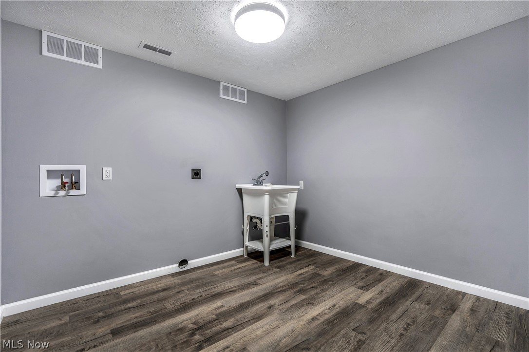 6518 Lorraine Avenue NW Massillon OH 44646