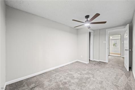 5519 N Freedom Street Ravenna OH 44266