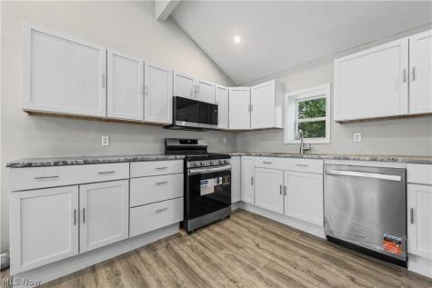 5519 N Freedom Street Ravenna OH 44266