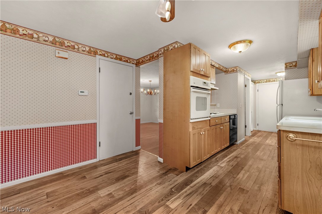 24237 Woodmere Drive North Olmsted OH 44070