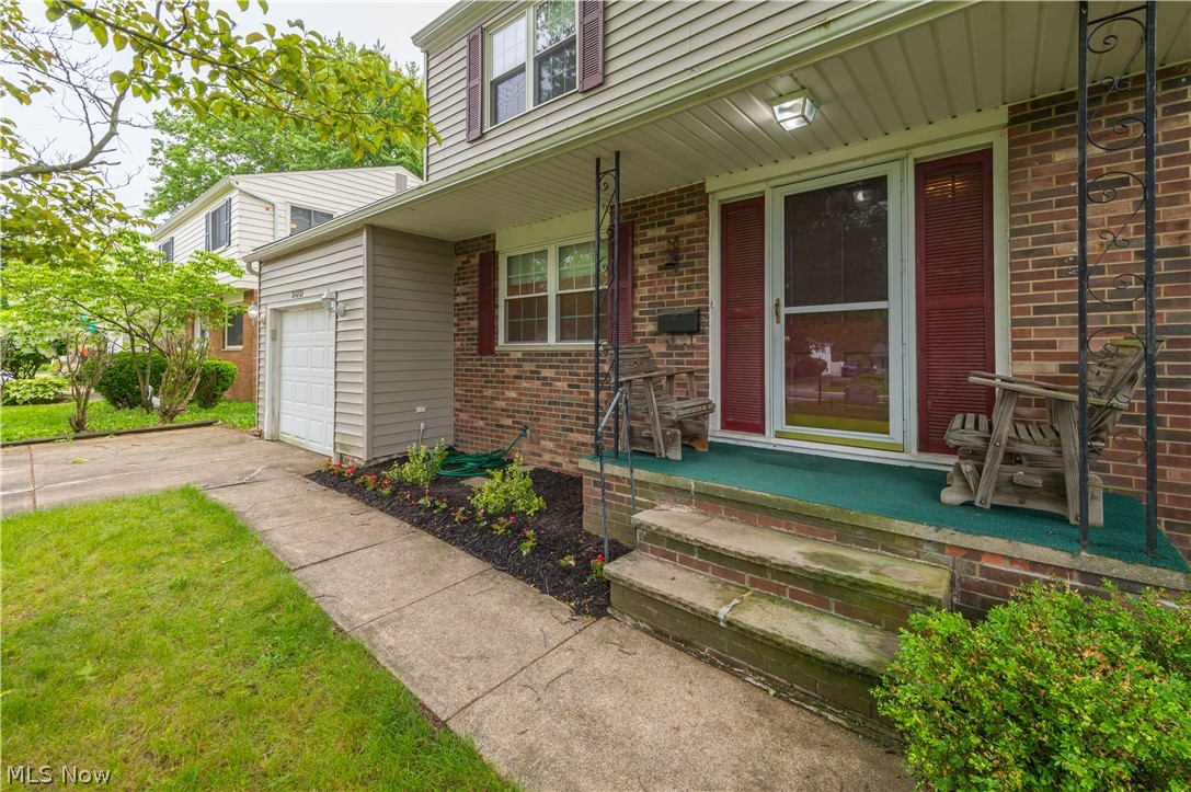 24237 Woodmere Drive North Olmsted OH 44070