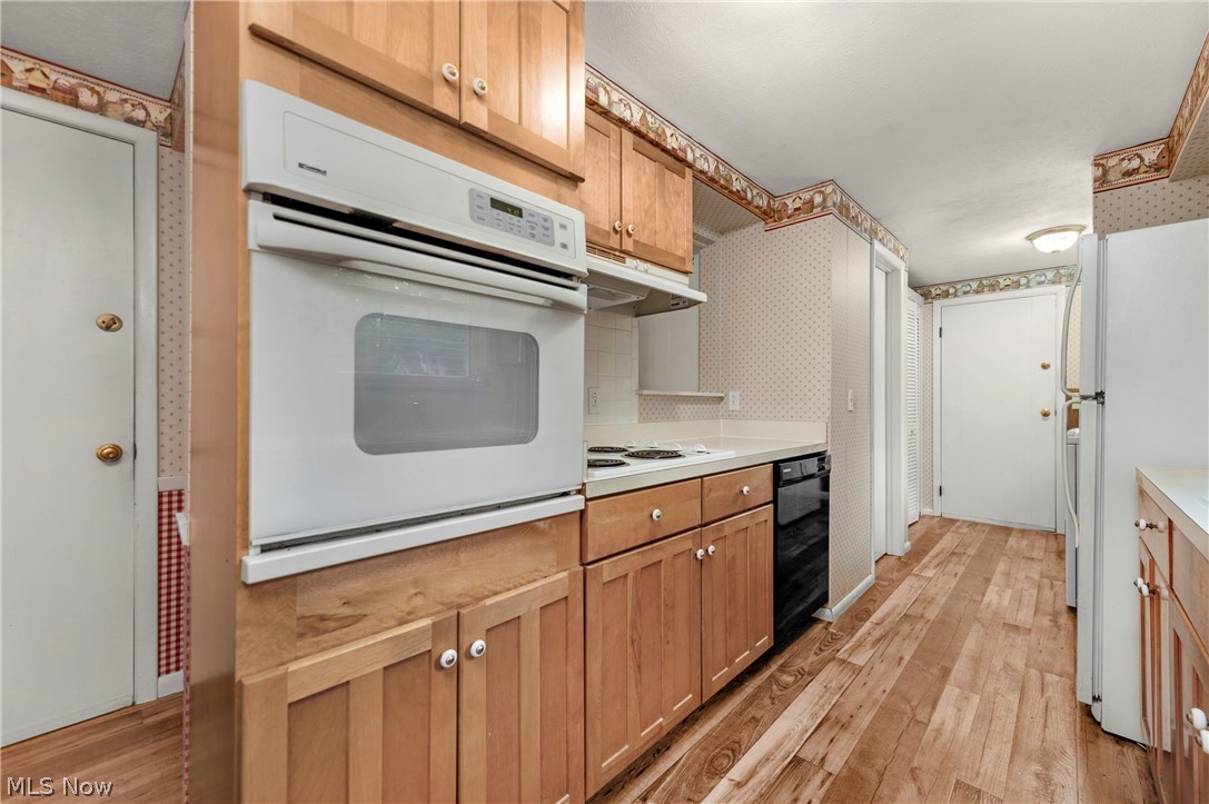 24237 Woodmere Drive North Olmsted OH 44070