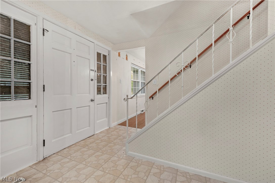 24237 Woodmere Drive North Olmsted OH 44070