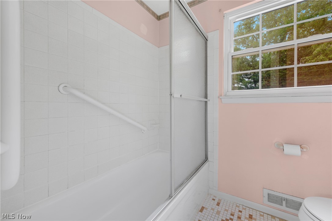 24237 Woodmere Drive North Olmsted OH 44070