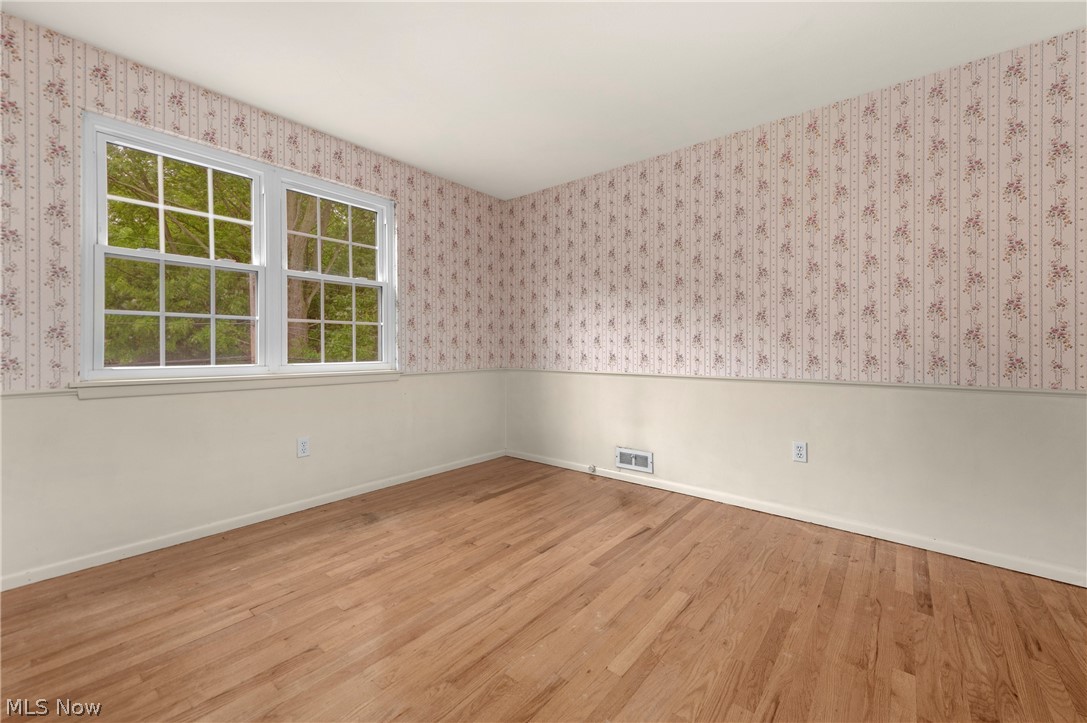 24237 Woodmere Drive North Olmsted OH 44070