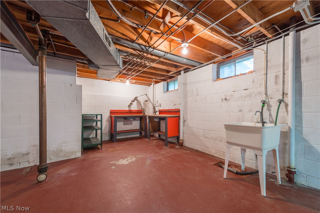 24237 Woodmere Drive North Olmsted OH 44070