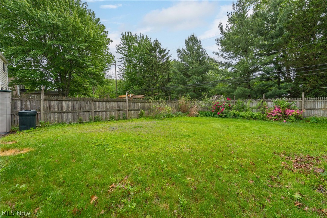24237 Woodmere Drive North Olmsted OH 44070