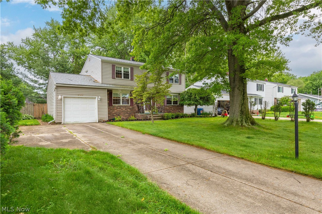 24237 Woodmere Drive North Olmsted OH 44070
