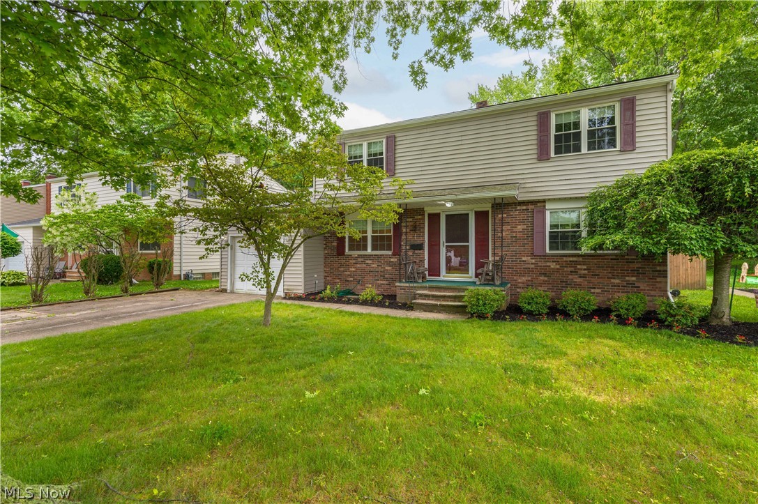 24237 Woodmere Drive North Olmsted OH 44070
