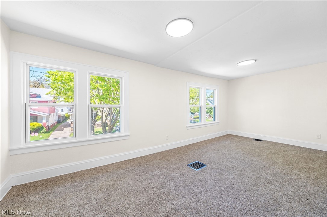 10421 Linnet Avenue Cleveland OH 44111