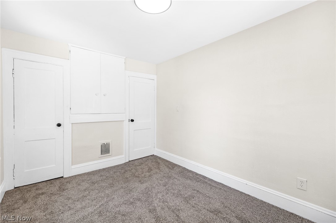 10421 Linnet Avenue Cleveland OH 44111