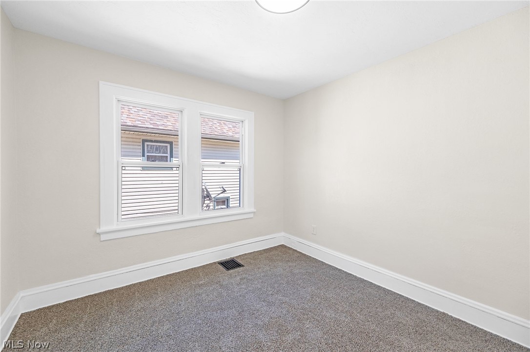 10421 Linnet Avenue Cleveland OH 44111
