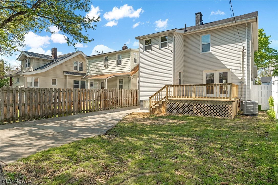 10421 Linnet Avenue Cleveland OH 44111