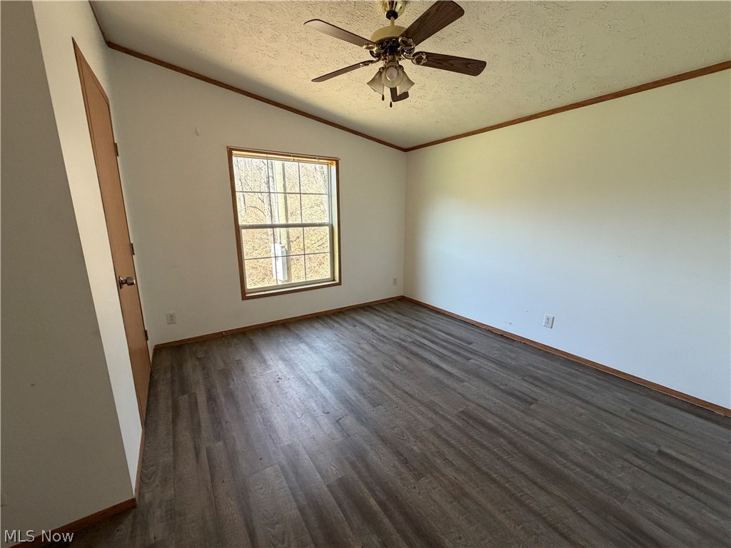 1285 Moody Hollow Road Blue Rock OH 43720