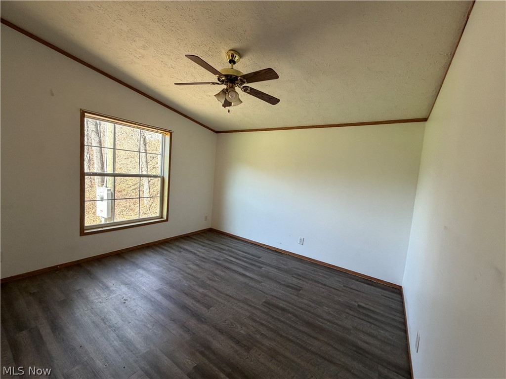 1285 Moody Hollow Road Blue Rock OH 43720