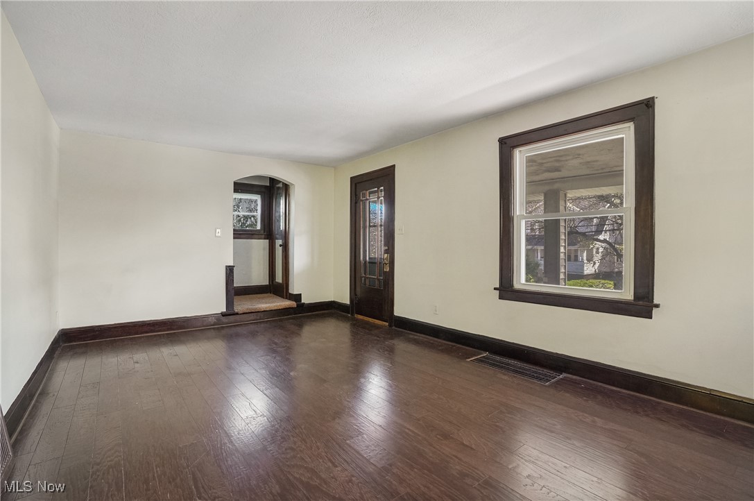 29 E Dartmore Avenue Akron OH 44301