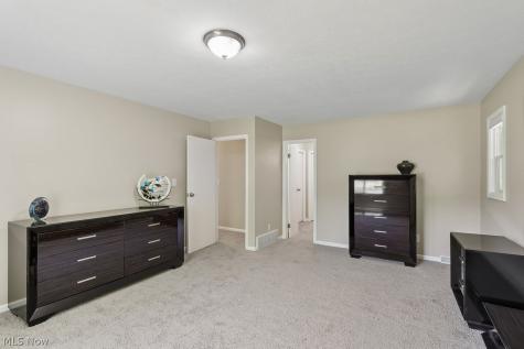 32383 S Burr Oak Drive Solon OH 44139