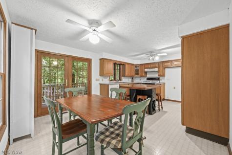 10175 Johnson Road North Benton OH 44449