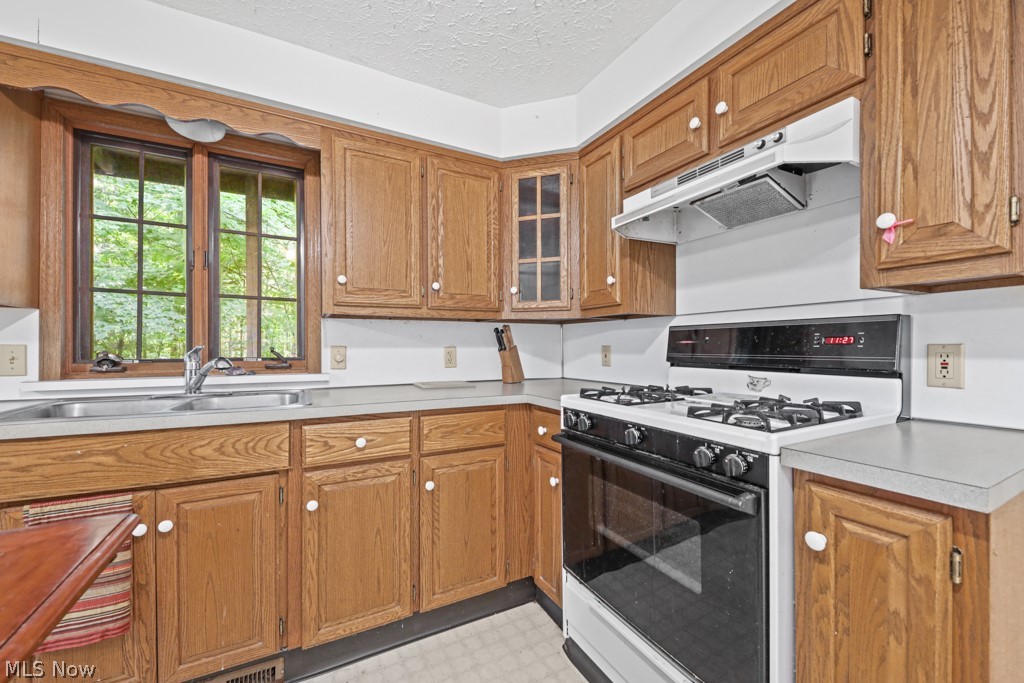 10175 Johnson Road North Benton OH 44449