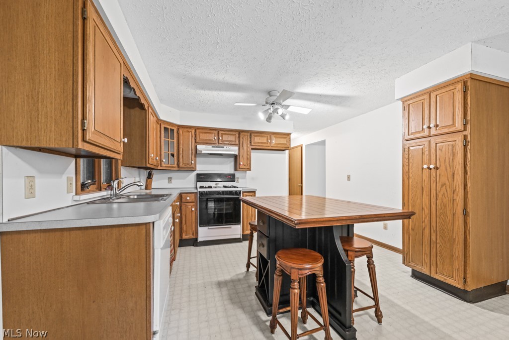 10175 Johnson Road North Benton OH 44449