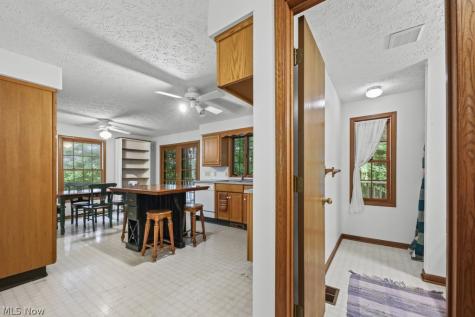 10175 Johnson Road North Benton OH 44449