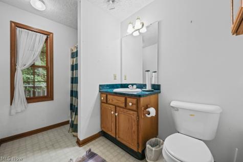 10175 Johnson Road North Benton OH 44449