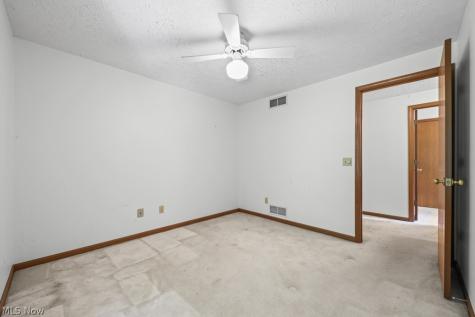 10175 Johnson Road North Benton OH 44449