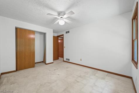 10175 Johnson Road North Benton OH 44449