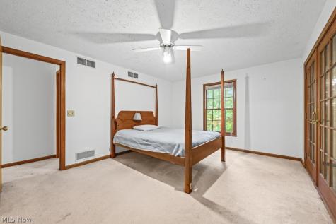 10175 Johnson Road North Benton OH 44449