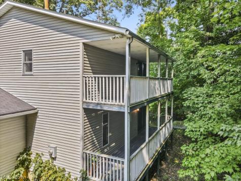 10175 Johnson Road North Benton OH 44449