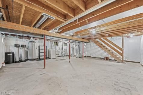 10175 Johnson Road North Benton OH 44449
