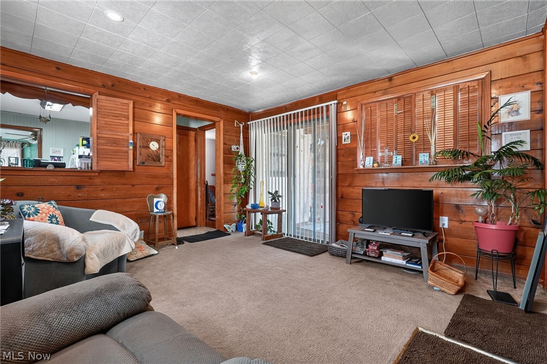 306 Everett Street Grand River OH 44045
