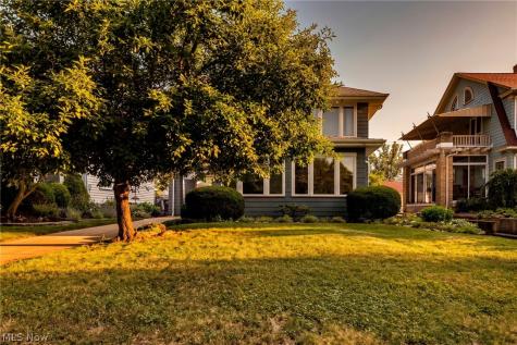 17435 Lake Avenue Lakewood OH 44107