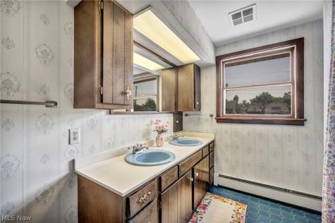 17435 Lake Avenue Lakewood OH 44107