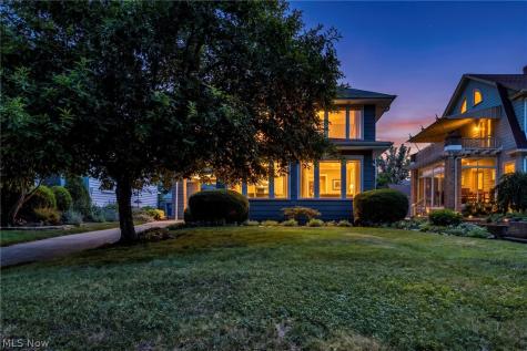 17435 Lake Avenue Lakewood OH 44107