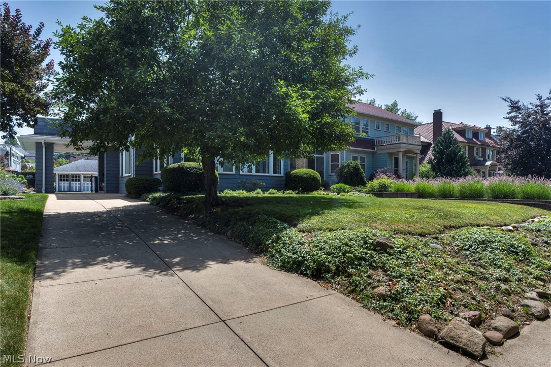 17435 Lake Avenue Lakewood OH 44107