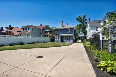 17435 Lake Avenue Lakewood OH 44107
