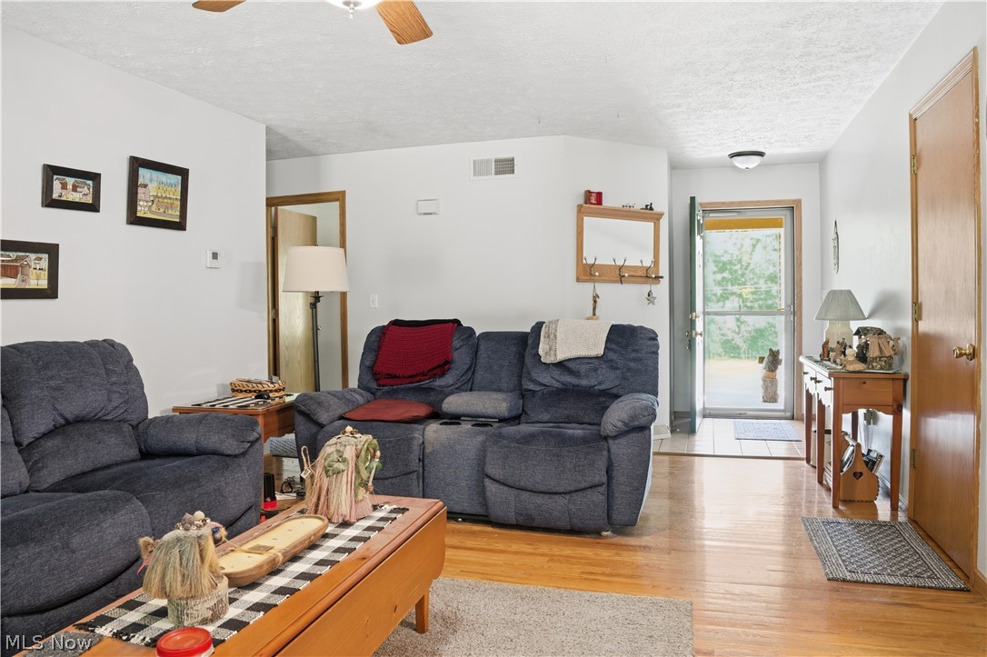 48266 Dyke Road Negley OH 44441
