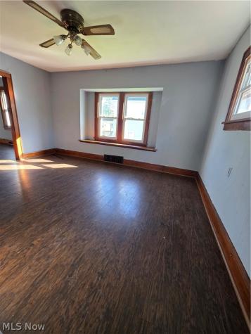 906 Silvercrest Avenue Akron OH 44314