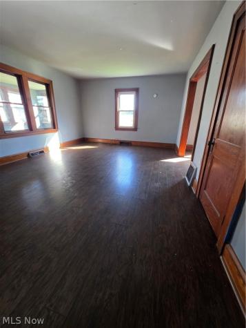906 Silvercrest Avenue Akron OH 44314