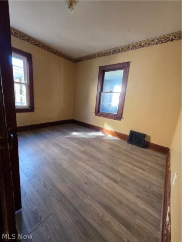 906 Silvercrest Avenue Akron OH 44314